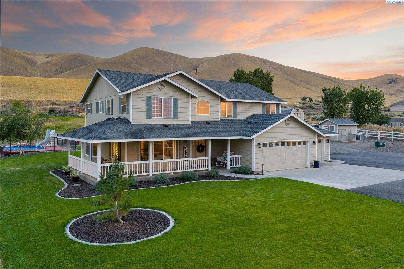 5.4 Acres of Land with Home for Sale in Benton City, Washington