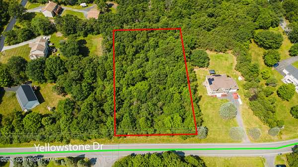 1 Acre of Residential Land for Sale in Blakeslee, Pennsylvania