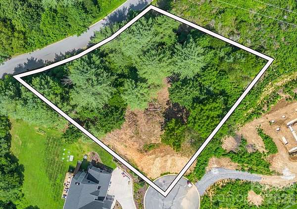 1 Acre of Residential Land for Sale in Fairview, North Carolina