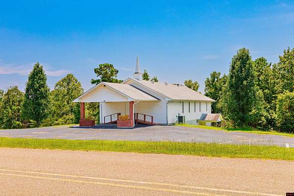 3 Acres of Improved Mixed-Use Land for Sale in Norfork, Arkansas