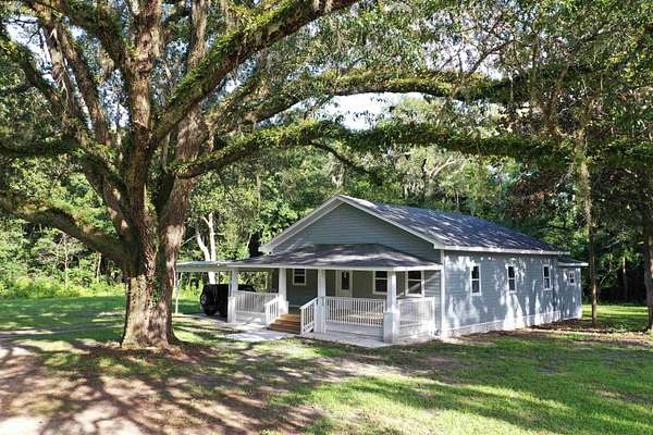 10 Acres of Land with Home for Sale in Quincy, Florida
