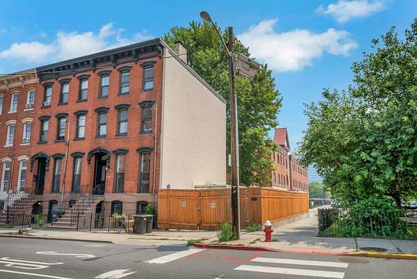 0.03 Acres of Residential Land for Sale in Jersey City, New Jersey