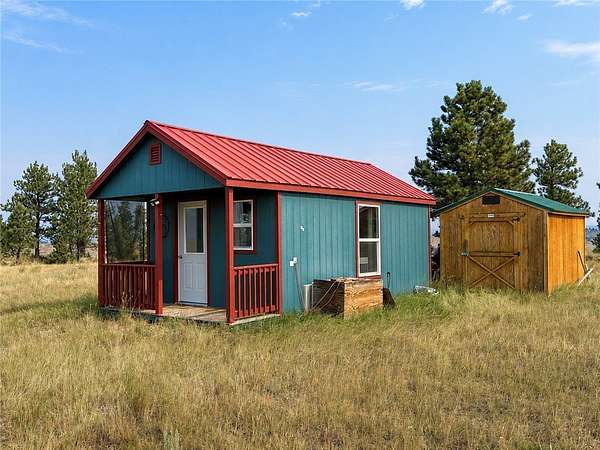 20.5 Acres of Recreational Land with Home for Sale in Roundup, Montana