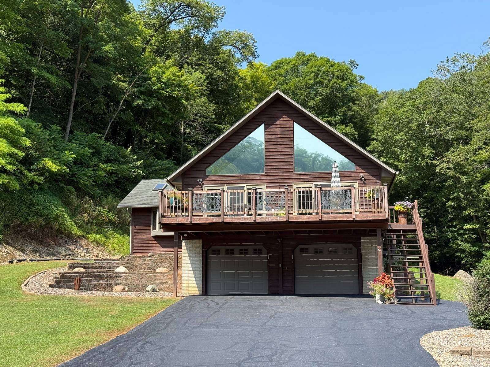 20 Acres of Recreational Land with Home for Sale in Harpers Ferry, Iowa