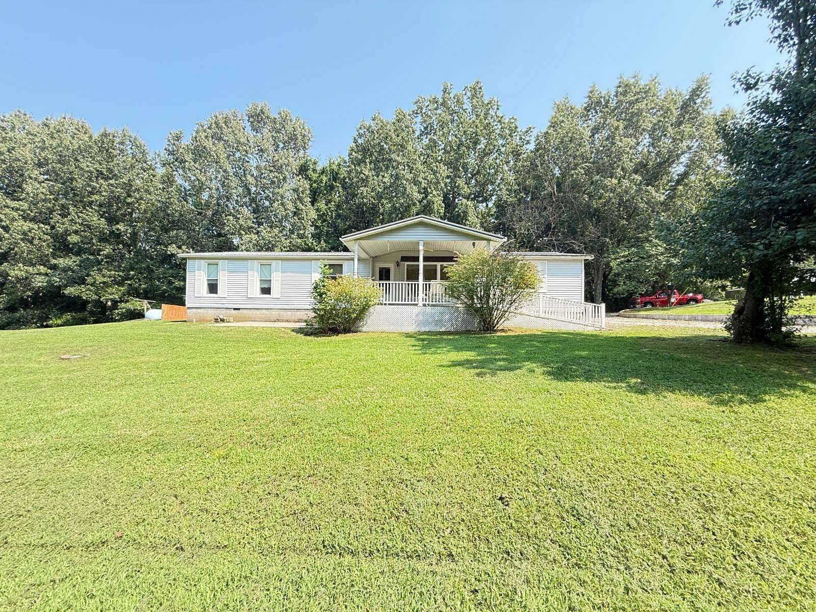 27 Acres of Land with Home for Sale in Elizabethtown, Illinois
