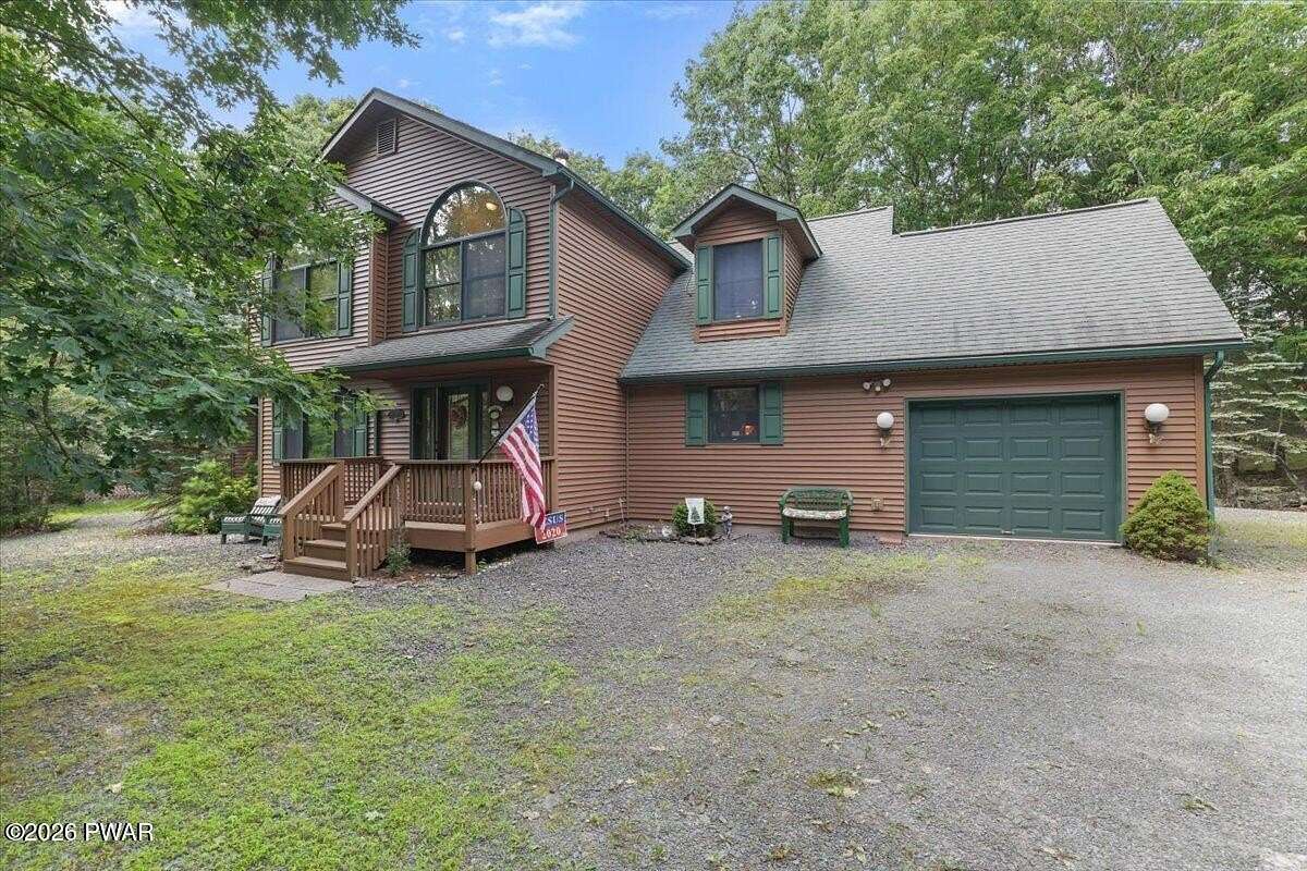 1.5 Acres of Land with Home for Sale in Lakeville, Pennsylvania