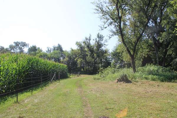 17 Acres of Recreational Land for Sale in Maquoketa, Iowa
