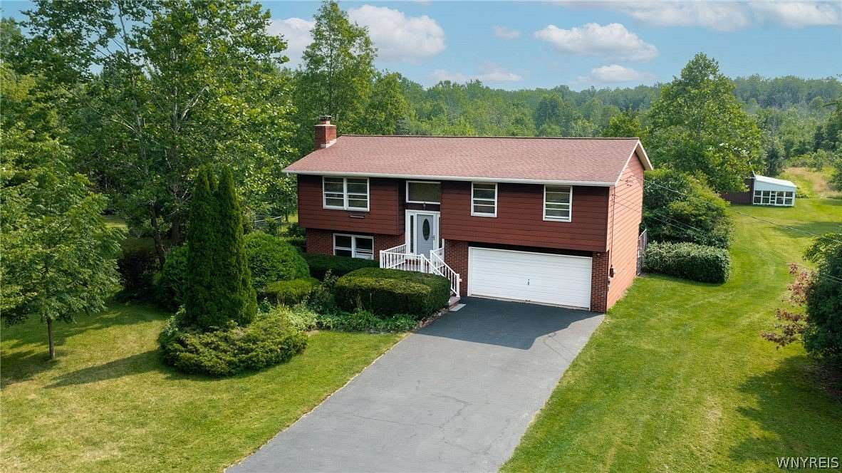 13.3 Acres of Land with Home for Sale in Ransomville, New York