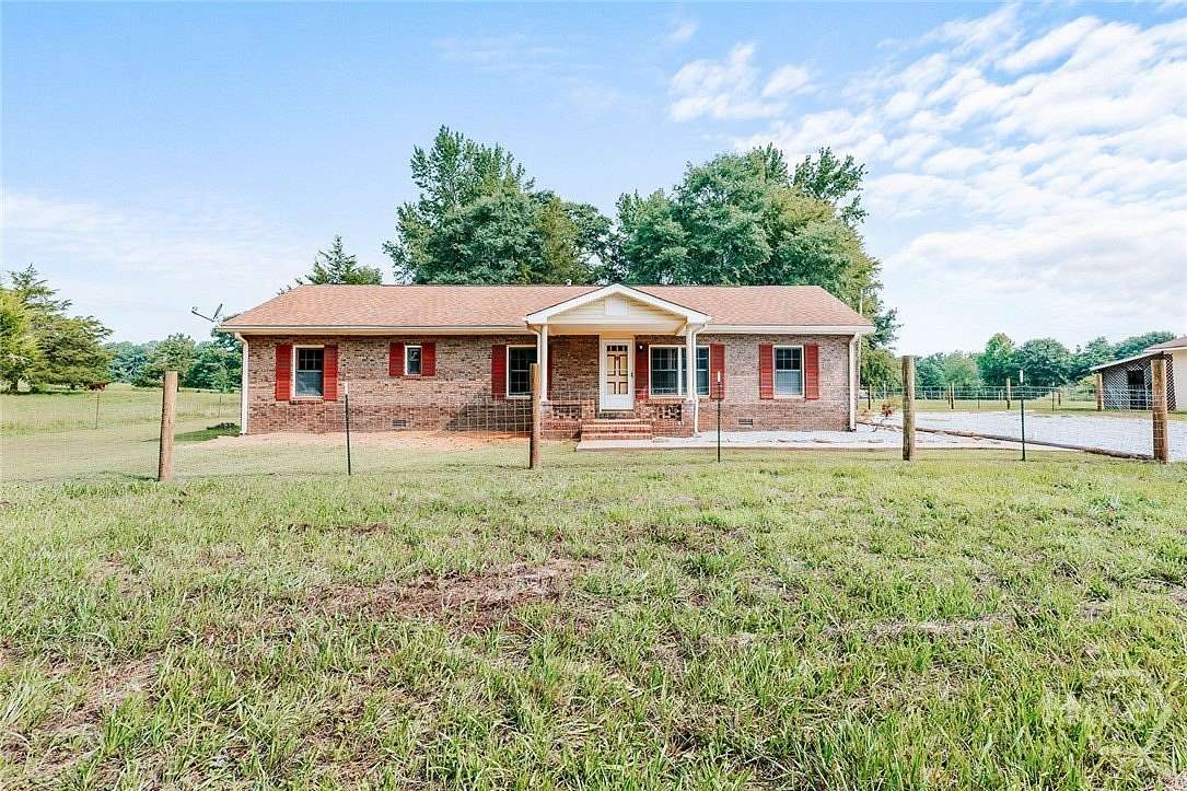 1.77 Acres of Land with Home for Sale in Lexington, Georgia
