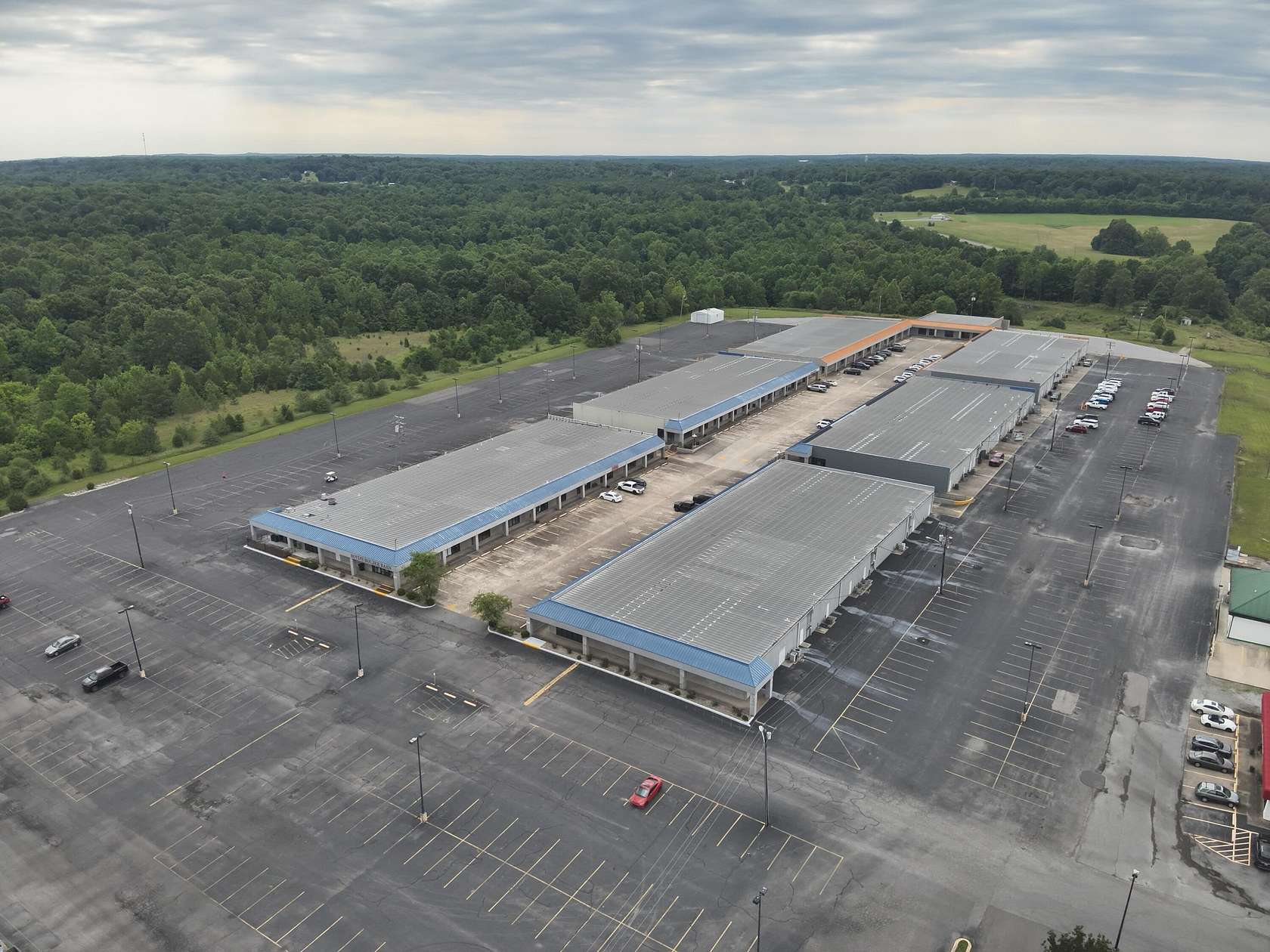 16.8 Acres of Improved Commercial Land for Sale in Eddyville, Kentucky