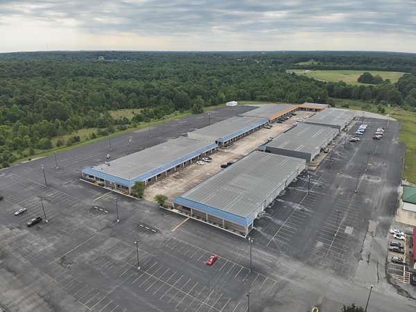 16.8 Acres of Improved Commercial Land for Sale in Eddyville, Kentucky