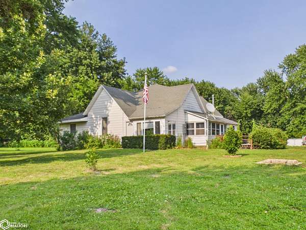 2.5 Acres of Land with Home for Sale in Keokuk, Iowa