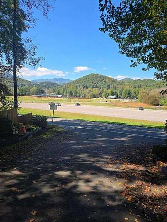 1 Acre of Residential Land for Sale in Franklin, North Carolina
