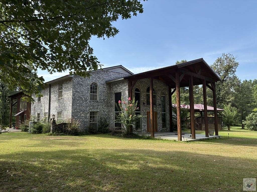2.7 Acres of Land with Home for Sale in Texarkana, Arkansas