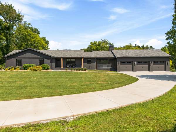 16.5 Acres of Land with Home for Sale in Franklin, Tennessee