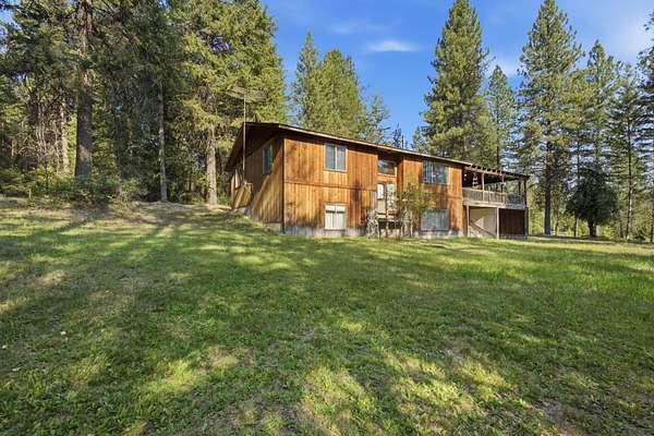 7.5 Acres of Land with Home for Sale in Colville, Washington