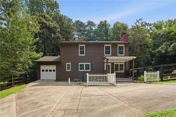 2.6 Acres of Improved Mixed-Use Land for Sale in Gainesville, Georgia