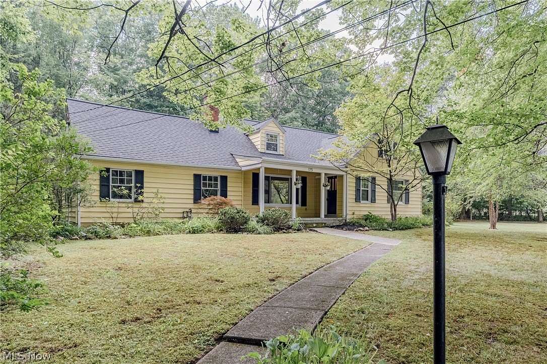 1.7 Acres of Land with Home for Sale in Moreland Hills, Ohio