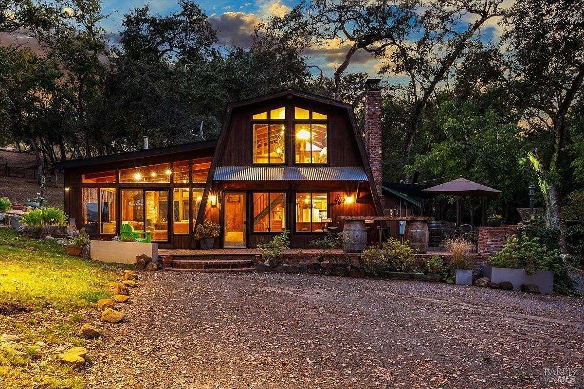 15.4 Acres of Land with Home for Sale in Geyserville, California