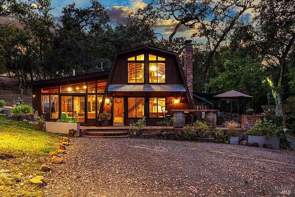 15.4 Acres of Land with Home for Sale in Geyserville, California