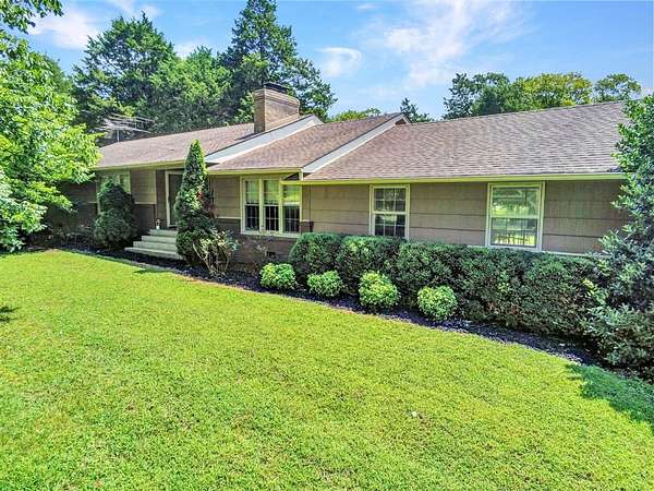 1.5 Acres of Land with Home for Sale in Franklin, Kentucky