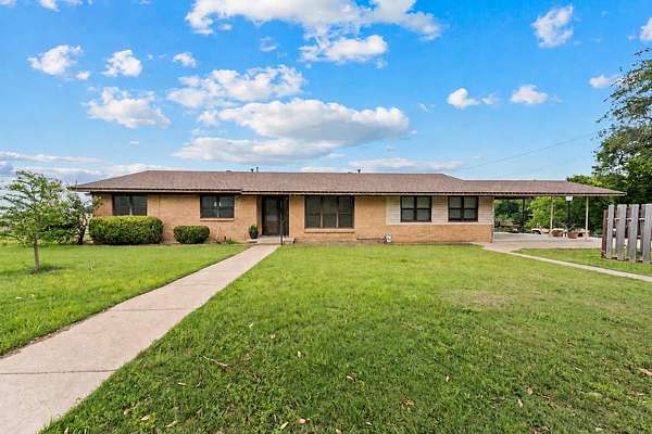 2.64 Acres of Land with Home for Sale in West, Texas
