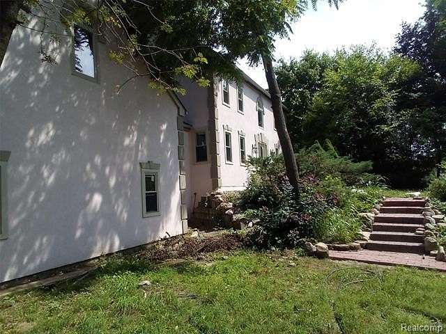 5 Acres of Land with Home for Sale in Ann Arbor, Michigan