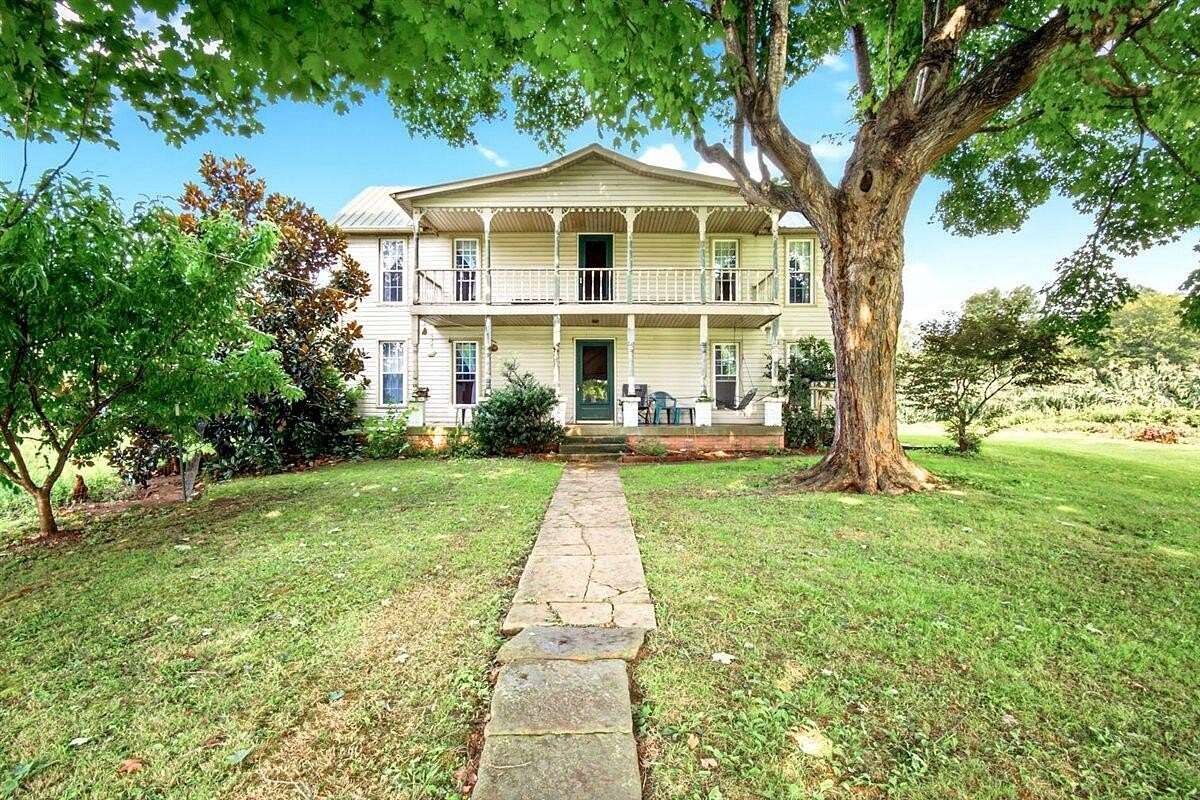 17 Acres of Land with Home for Sale in McKee, Kentucky