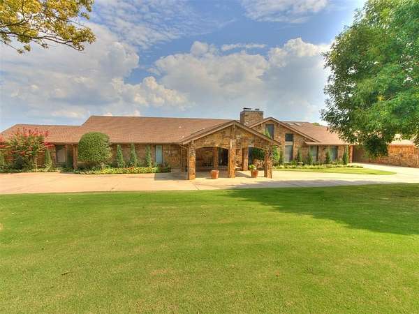 10 Acres of Land with Home for Sale in Yukon, Oklahoma