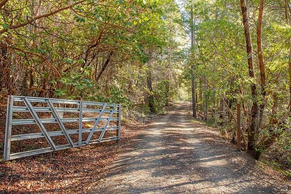 24.2 Acres of Land for Sale in Willits, California