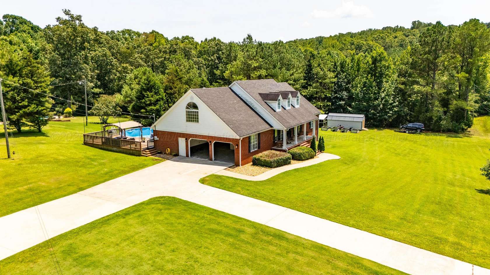 10 Acres of Land with Home for Sale in Hamilton, Alabama