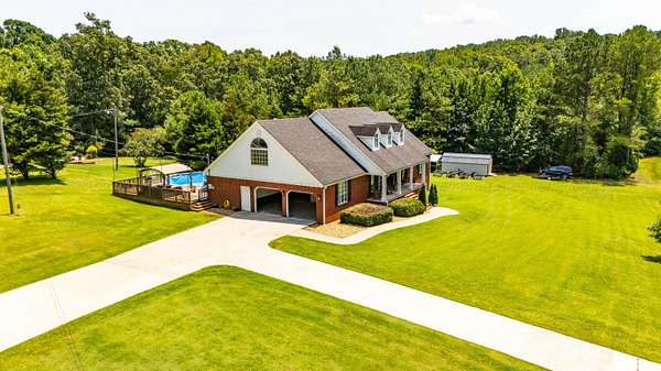 10 Acres of Land with Home for Sale in Hamilton, Alabama