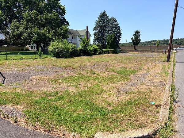 0.16 Acres of Residential Land for Auction in Sunbury, Pennsylvania