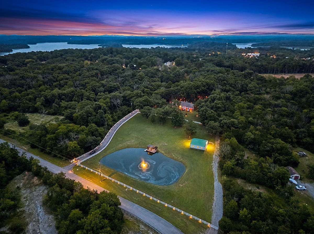 8 Acres of Land with Home for Sale in La Vergne, Tennessee