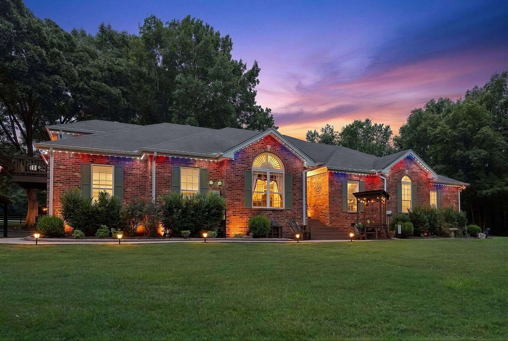 8 Acres of Land with Home for Sale in La Vergne, Tennessee