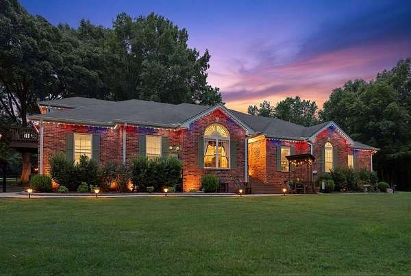 8 Acres of Land with Home for Sale in La Vergne, Tennessee
