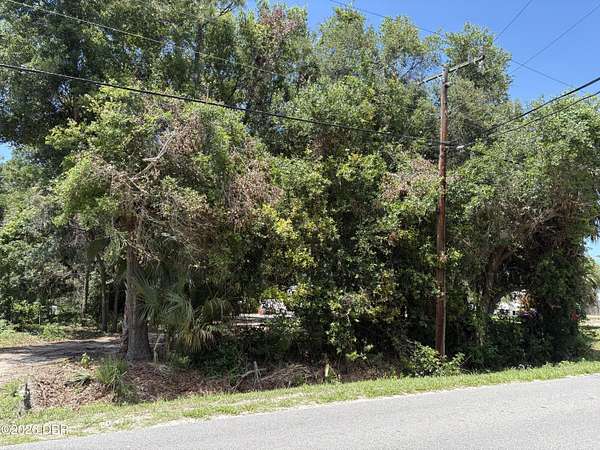 0.86 Acres of Land for Sale in Oak Hill, Florida