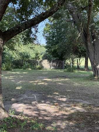 11 Acres of Land for Sale in Tatum, Texas