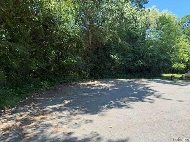 1 Acre of Residential Land for Sale in Southfield, Michigan