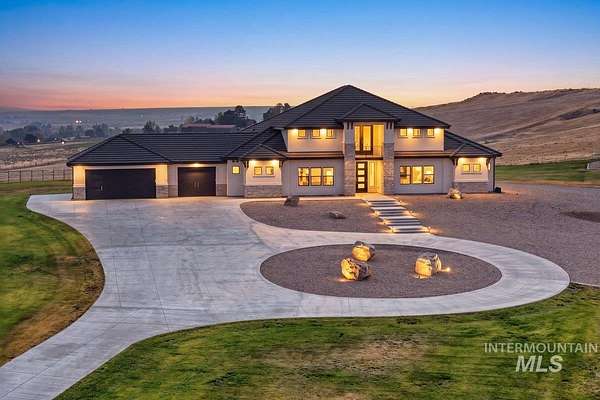 2.16 Acres of Land with Home for Sale in Nampa, Idaho