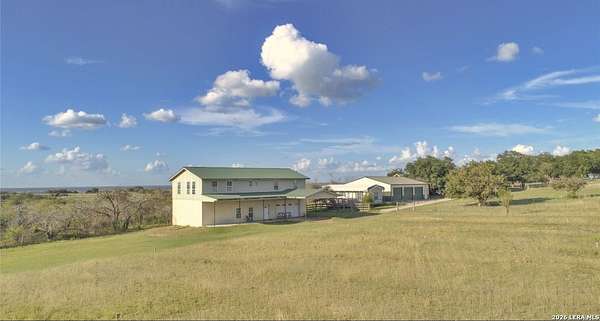 7 Acres of Improved Residential Land for Sale in Yoakum, Texas
