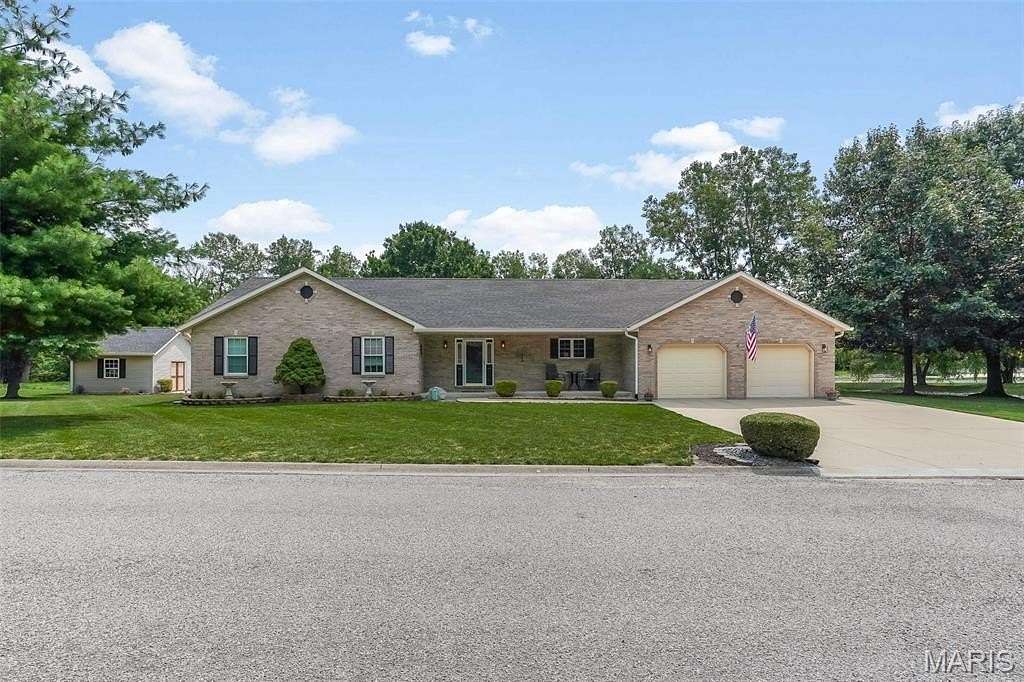 1.56 Acres of Land with Home for Sale in Mascoutah, Illinois