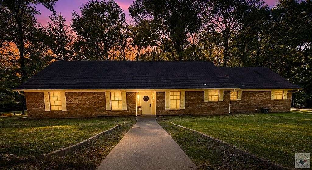 5 Acres of Land with Home for Sale in Texarkana, Arkansas