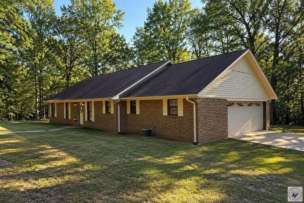 5 Acres of Land with Home for Sale in Texarkana, Arkansas