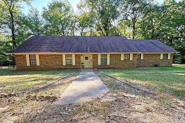 5 Acres of Land with Home for Sale in Texarkana, Arkansas
