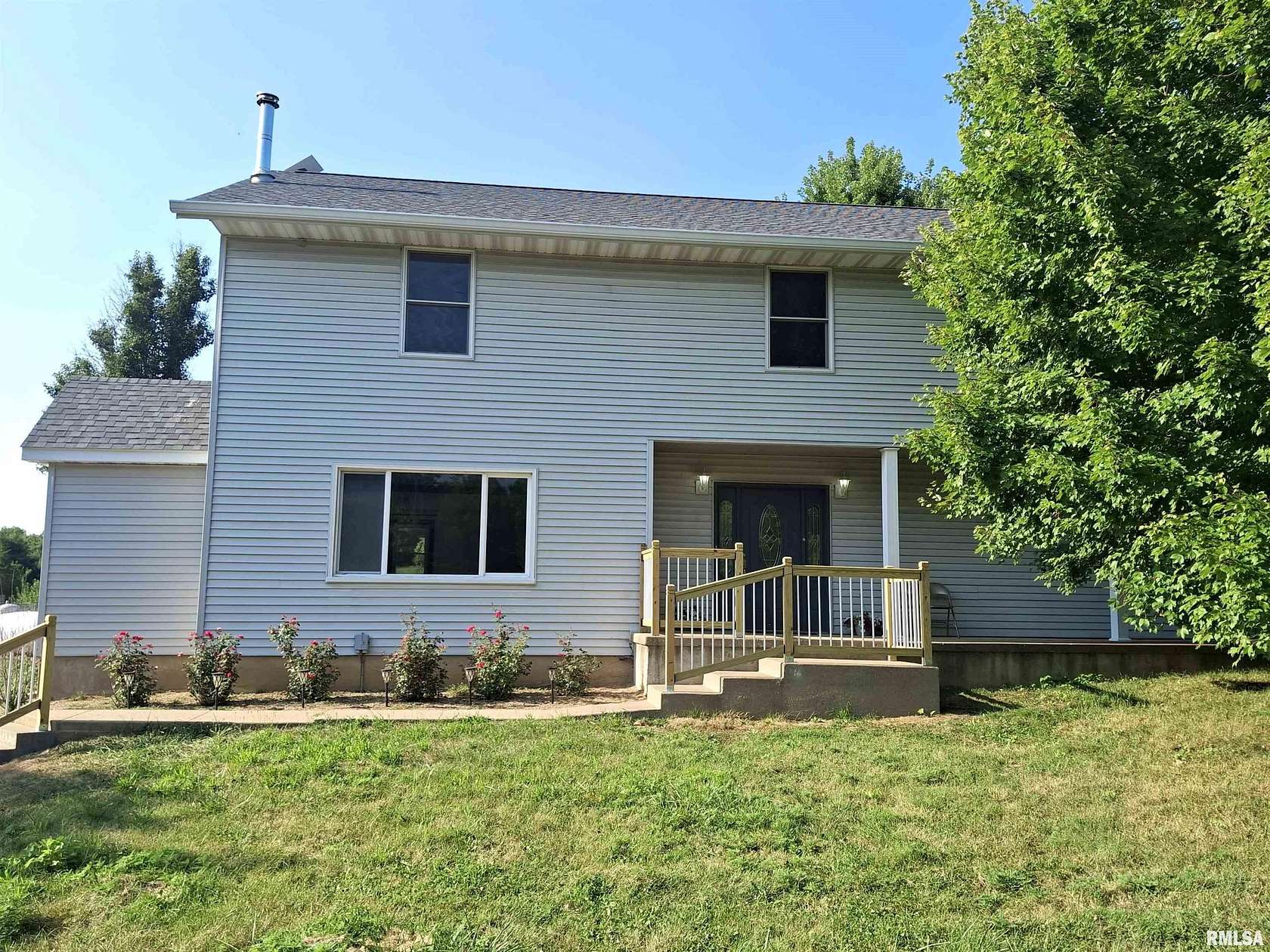10.5 Acres of Land with Home for Sale in Trivoli, Illinois