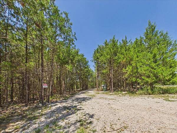 7.5 Acres of Land for Sale in Pittsburg, Missouri