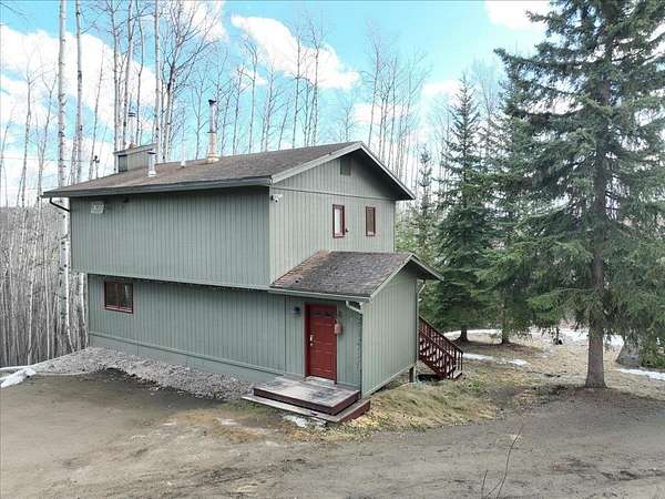 2.5 Acres of Land with Home for Sale in Fairbanks, Alaska