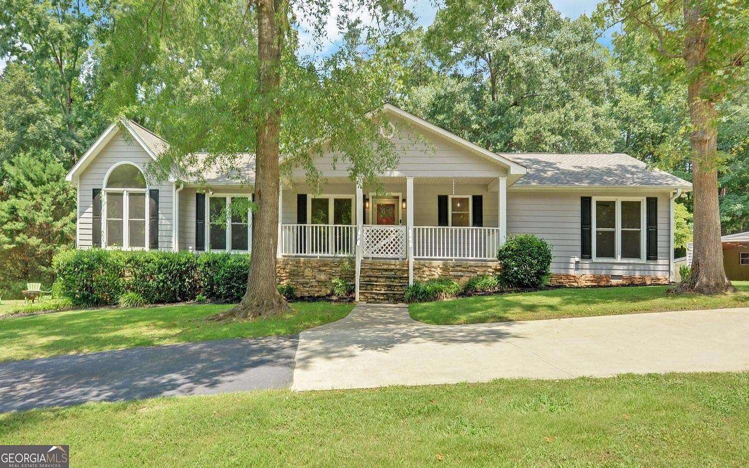 2.73 Acres of Land with Home for Sale in Hartwell, Georgia