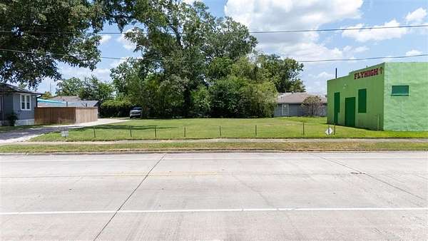 0.15 Acres of Mixed-Use Land for Sale in Lake Charles, Louisiana